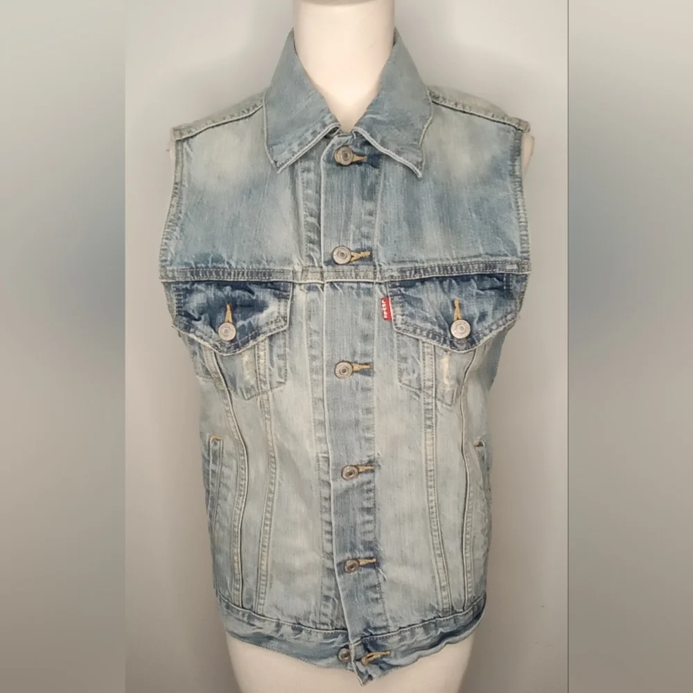 Levi's Jean Jacket Vest - Picture 2 of 9
